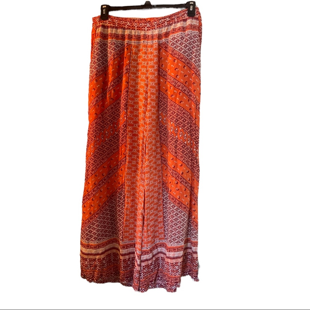 Cool and comfy wide-leg pants